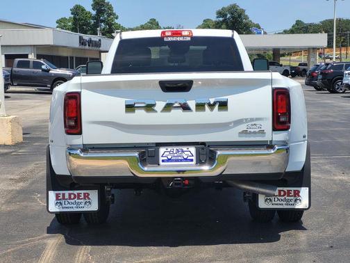 2025 RAM 3500 Tradesman Crew Cab 4x4 8' Box