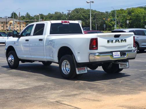 2025 RAM 3500 Tradesman Crew Cab 4x4 8' Box