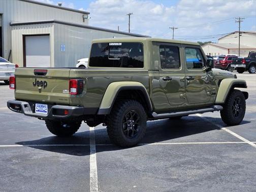 2025 Jeep Gladiator Sport