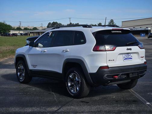 Bright White Clearcoat 2019 Jeep Cherokee Trailhawk