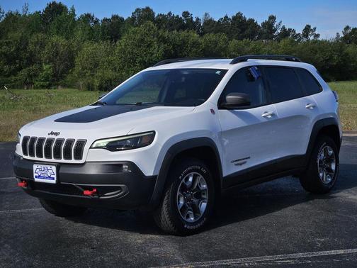 Bright White Clearcoat 2019 Jeep Cherokee Trailhawk