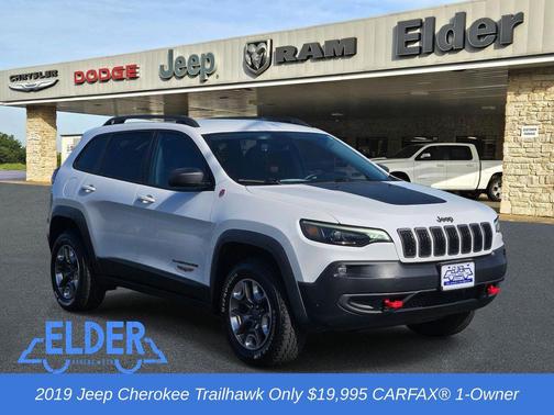 Bright White Clearcoat 2019 Jeep Cherokee Trailhawk