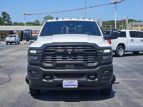 Bright White Clearcoat 2026 RAM 3500 Tradesman Crew Cab 4x4 8' Box