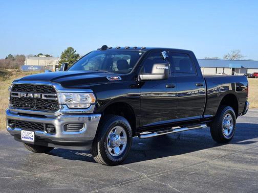 2024 RAM 2500 Tradesman Crew Cab 4x4 6'4' Box