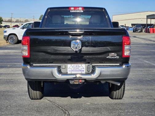 2024 RAM 2500 Tradesman Crew Cab 4x4 6'4' Box