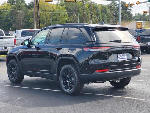2025 Jeep Grand Cherokee Altitude