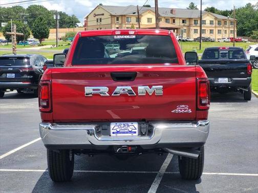 2025 RAM 2500 Tradesman Crew Cab 4x4 6'4' Box