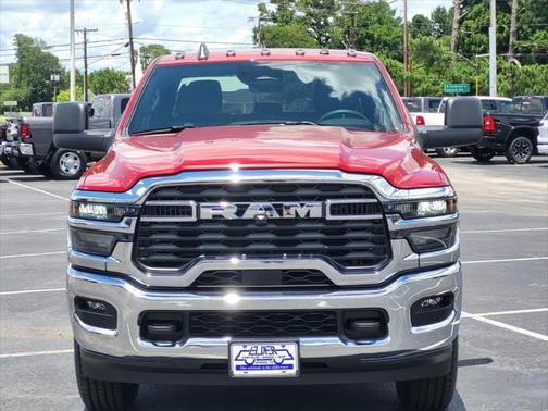 2025 RAM 2500 Tradesman Crew Cab 4x4 6'4' Box