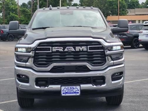 2025 RAM 2500 Tradesman Crew Cab 4x4 6'4' Box