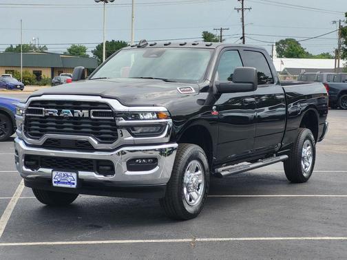 2025 RAM 2500 Tradesman Crew Cab 4x4 6'4' Box