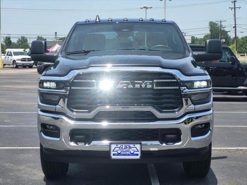 2025 RAM 2500 Tradesman Crew Cab 4x4 8' Box