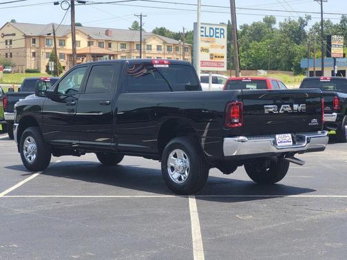 2025 RAM 2500 Tradesman Crew Cab 4x4 8' Box