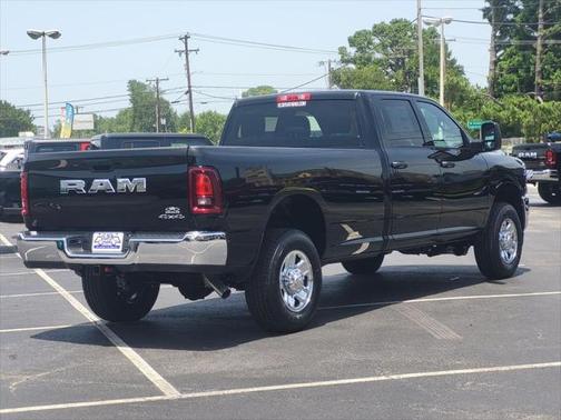 2025 RAM 2500 Tradesman Crew Cab 4x4 8' Box