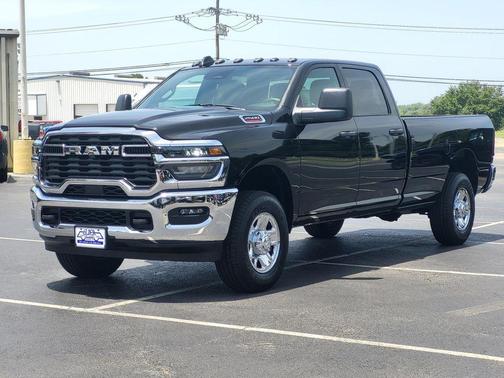 2025 RAM 2500 Tradesman Crew Cab 4x4 8' Box