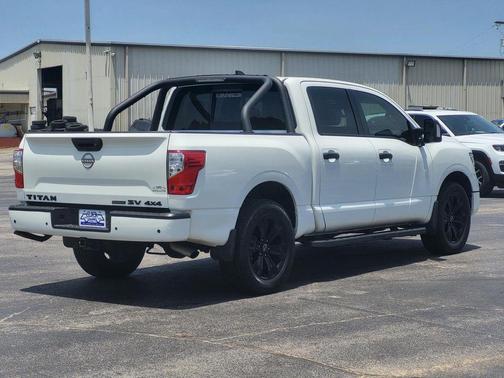 2023 Nissan Titan SV