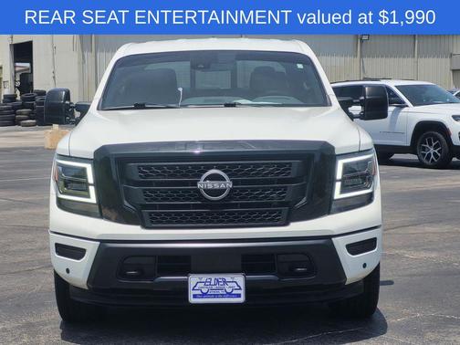 2023 Nissan Titan SV