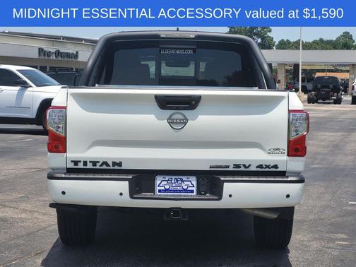 2023 Nissan Titan SV