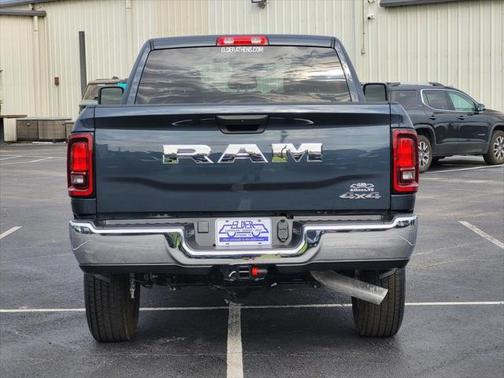 2025 RAM 2500 Tradesman Crew Cab 4x4 6'4' Box