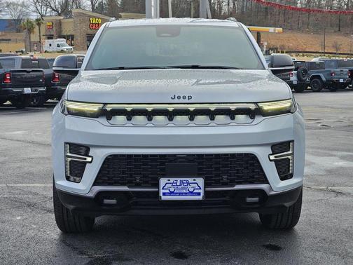 2026 Jeep Grand Wagoneer 4x4