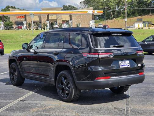 Diamond Black Crystal Pearlcoat 2026 Jeep Grand Cherokee L Limited
