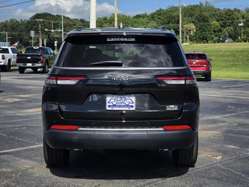 Diamond Black Crystal Pearlcoat 2026 Jeep Grand Cherokee L Limited