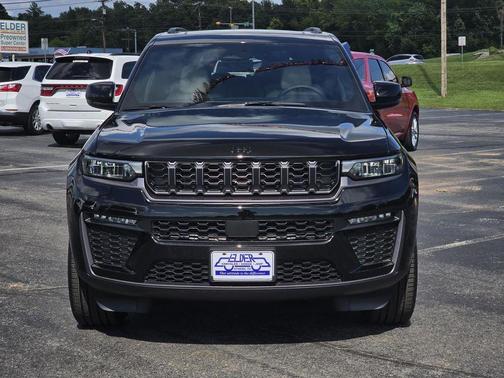 Diamond Black Crystal Pearlcoat 2026 Jeep Grand Cherokee L Limited