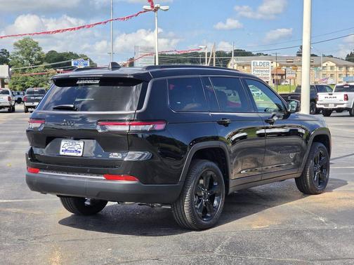 Diamond Black Crystal Pearlcoat 2026 Jeep Grand Cherokee L Limited