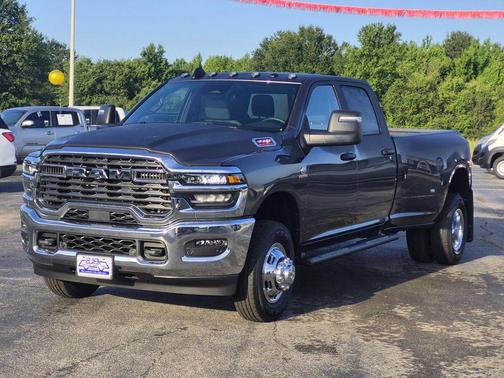 Granite Crystal Metallic Clearcoat 2026 RAM 3500 Tradesman Crew Cab 4x4 8' Box