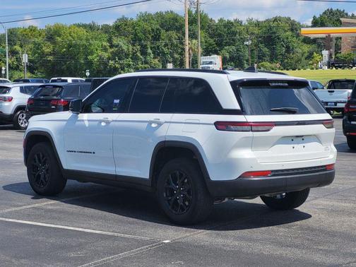 2024 Jeep Grand Cherokee Altitude