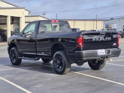 Diamond Black Crystal Pearlcoat 2026 RAM 2500 Tradesman Regular Cab 4x4 8' Box