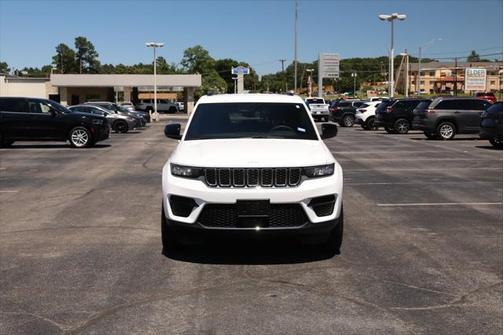 2024 Jeep Grand Cherokee Laredo