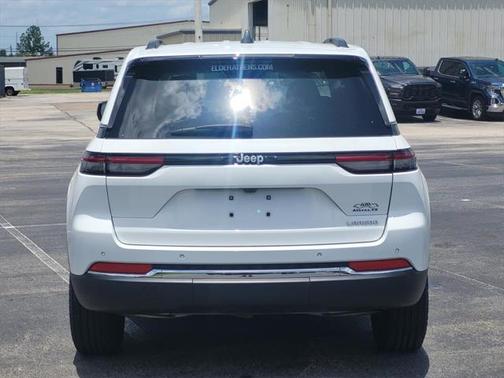 2024 Jeep Grand Cherokee Laredo