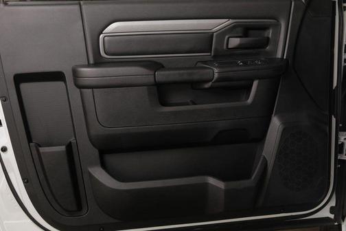 2025 RAM 2500 Tradesman Crew Cab 4x4 8' Box