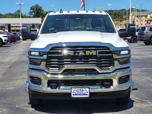 2025 RAM 3500 Tradesman Regular Cab 4x4 8' Box