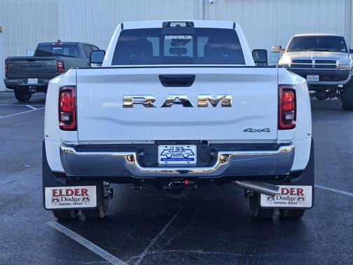 2026 RAM 3500 Tradesman Crew Cab 4x4 8' Box