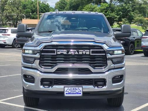 2025 RAM 2500 Tradesman Crew Cab 4x4 6'4' Box