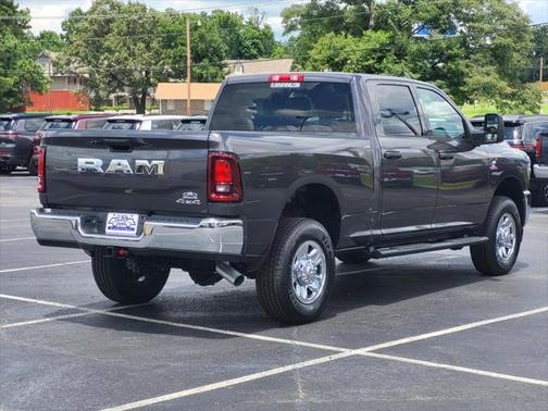 2025 RAM 2500 Tradesman Crew Cab 4x4 6'4' Box