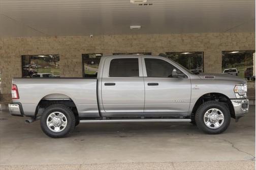 2022 RAM 2500 Tradesman Crew Cab 4x4 6'4' Box