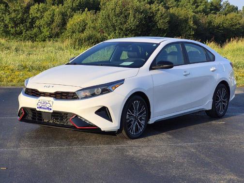 Snow White Pearl 2024 Kia Forte GT-Line