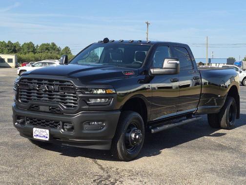 Diamond Black Crystal Pearlcoat 2027 RAM 3500 Tradesman