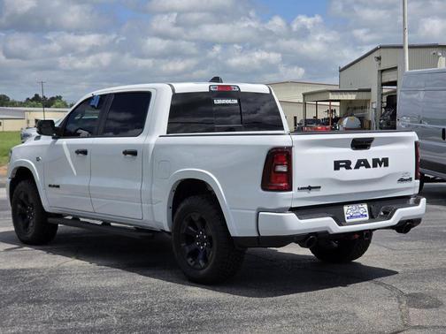 Bright White Clearcoat 2026 RAM 1500 Big Horn/Lone Star