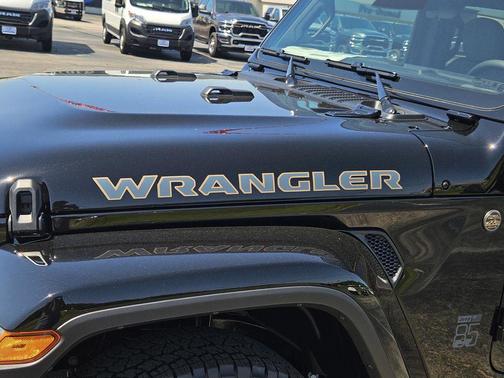 Black Clearcoat 2026 Jeep Wrangler 85th Anniversary