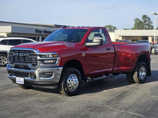 2026 RAM 3500 Tradesman Regular Cab 4x4 8' Box