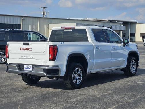 2025 GMC Sierra 1500 SLT