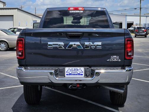 2025 RAM 2500 Tradesman Crew Cab 4x4 6'4' Box