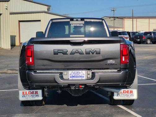 2025 RAM 3500 Lone Star Crew Cab 4x4 8' Box