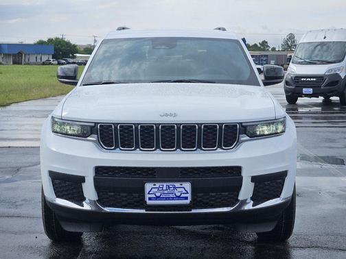 Bright White Clearcoat 2026 Jeep Grand Cherokee L Laredo