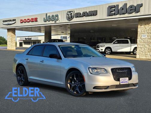 2023 Chrysler 300 Touring