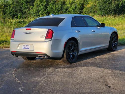 2023 Chrysler 300 Touring
