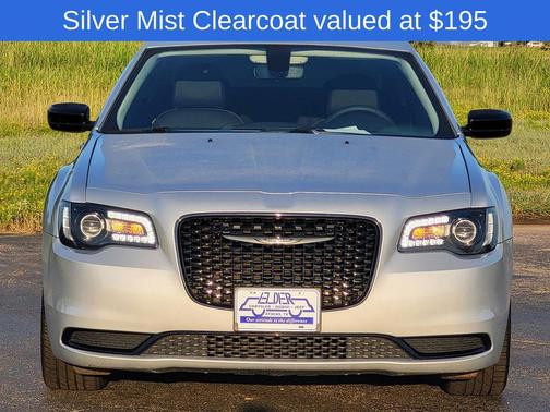 2023 Chrysler 300 Touring